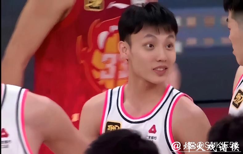 徐杰神勇！本土核心力压外援，广东德比险胜广州